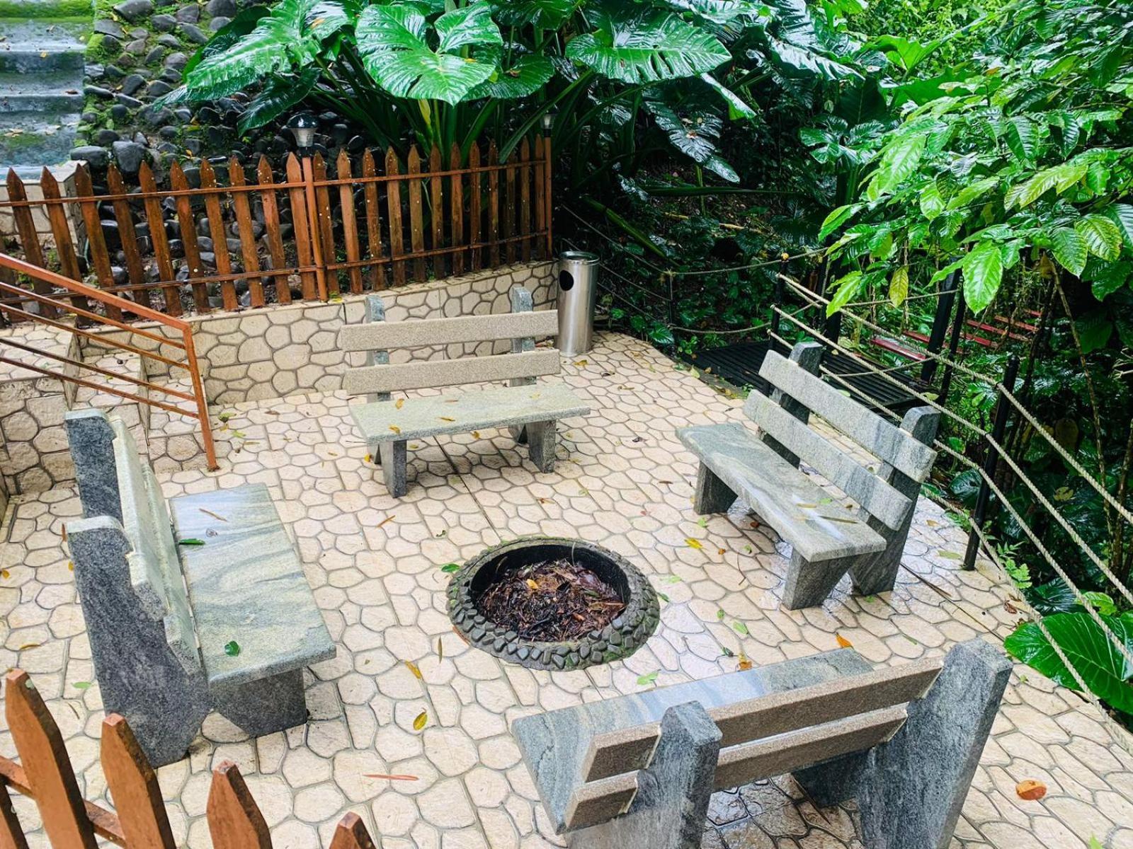 The Mountain Shades Resort Madikeri Exteriör bild