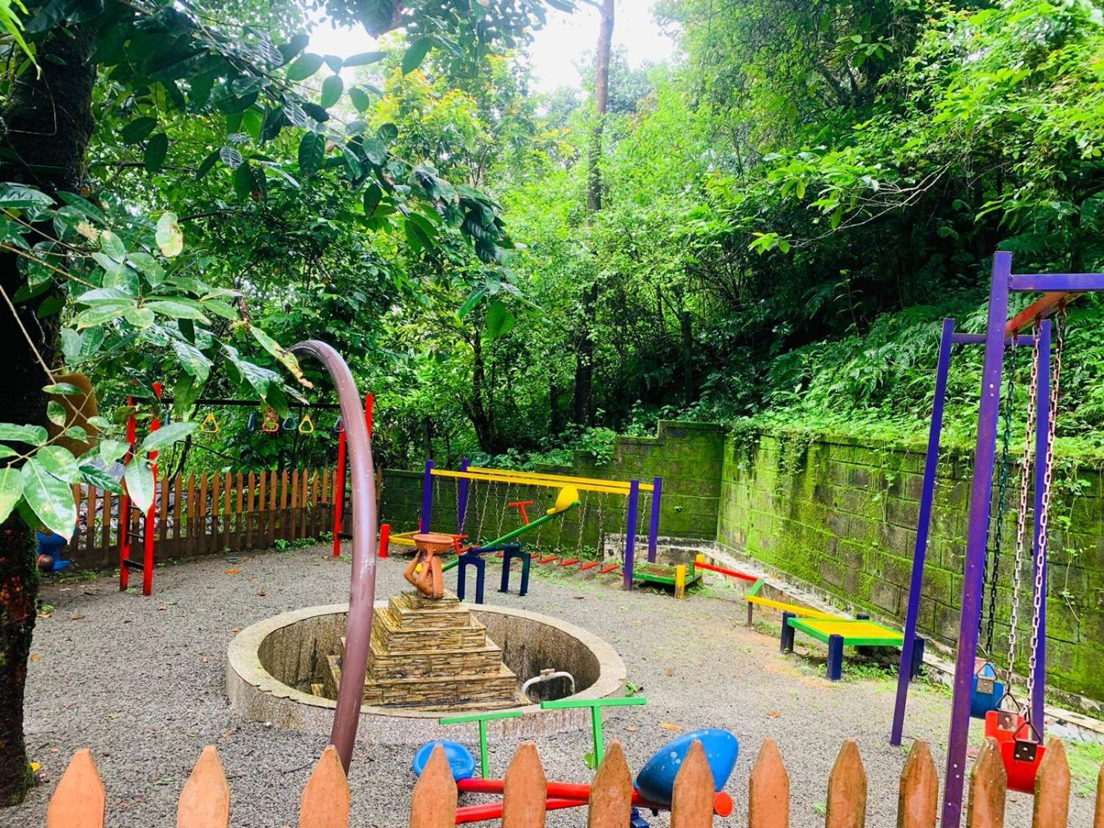 The Mountain Shades Resort Madikeri Exteriör bild