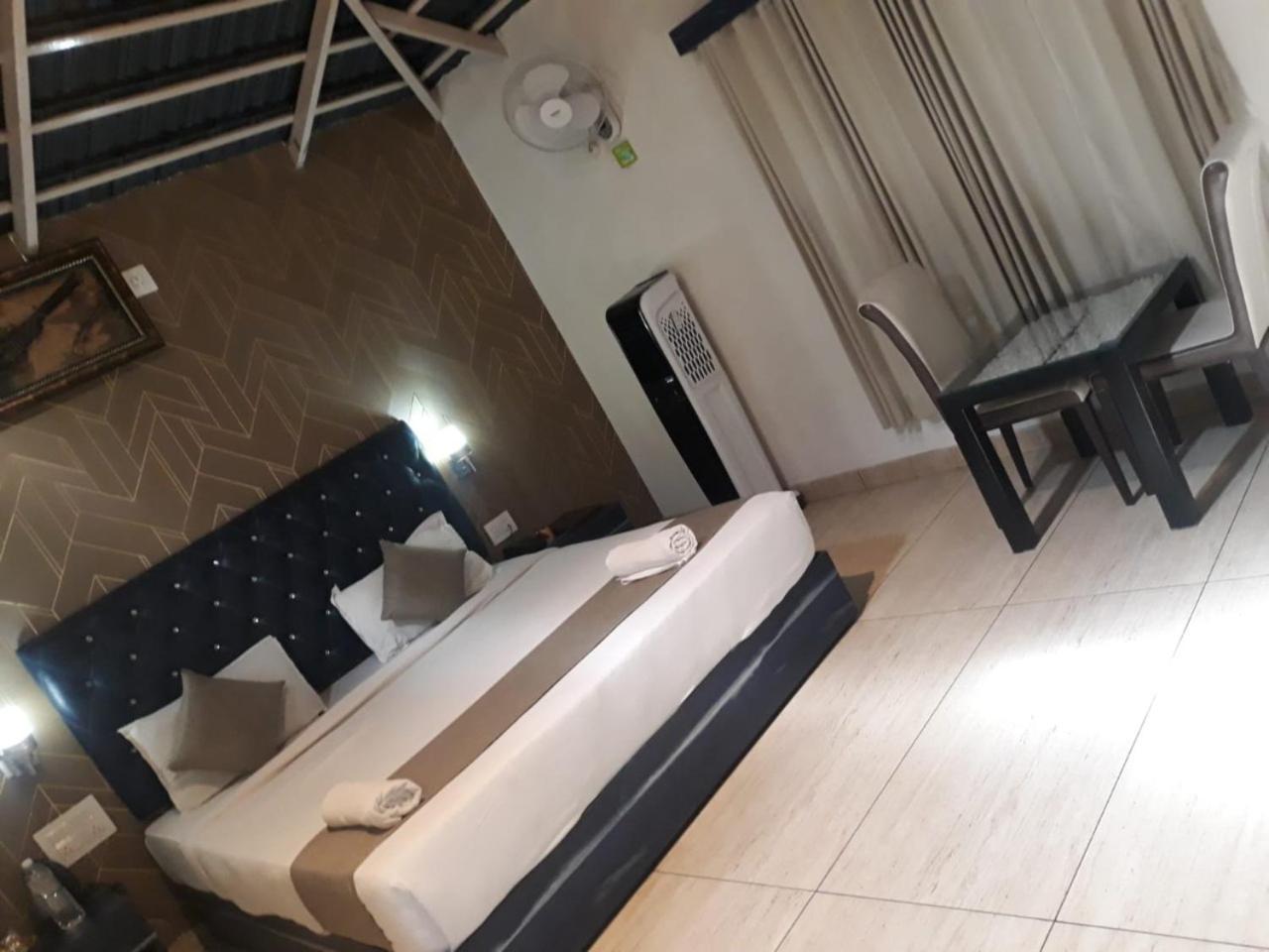 The Mountain Shades Resort Madikeri Exteriör bild