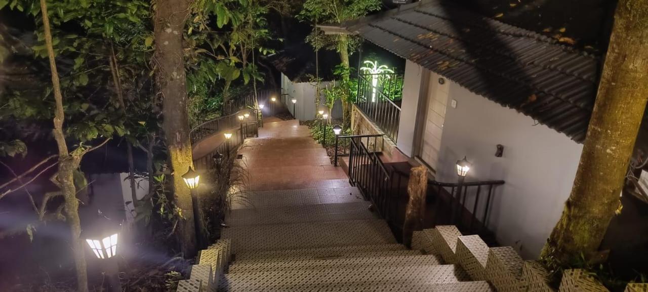The Mountain Shades Resort Madikeri Exteriör bild