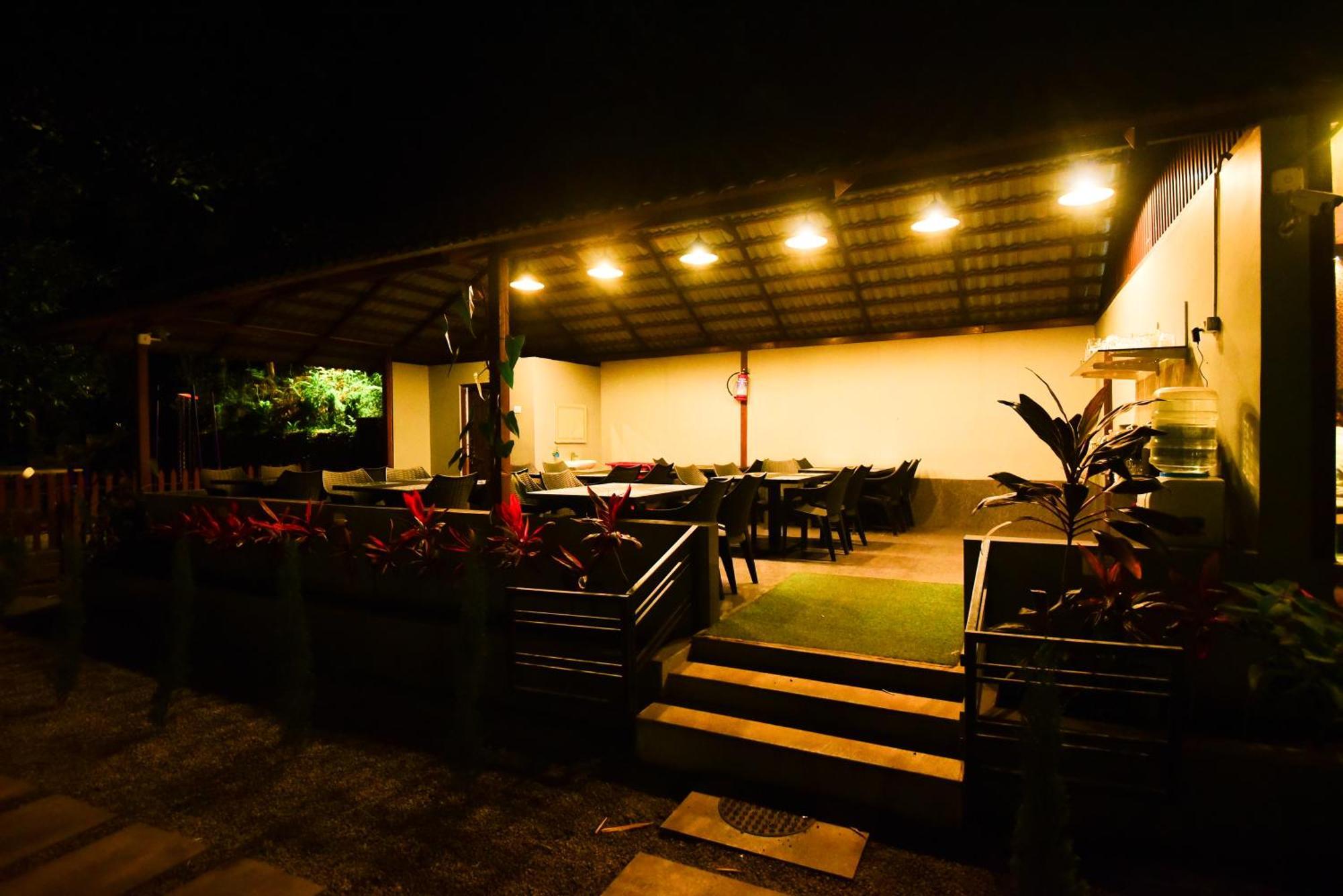 The Mountain Shades Resort Madikeri Exteriör bild