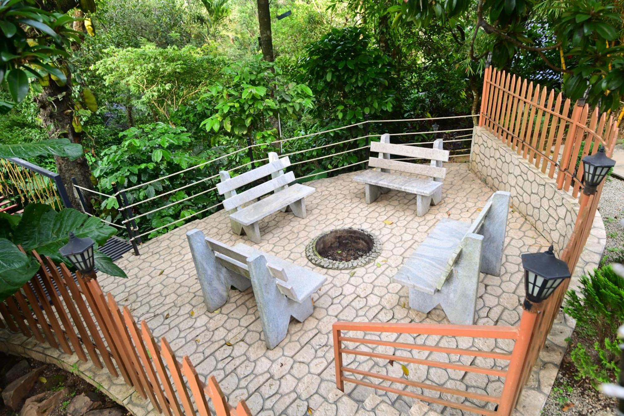 The Mountain Shades Resort Madikeri Exteriör bild