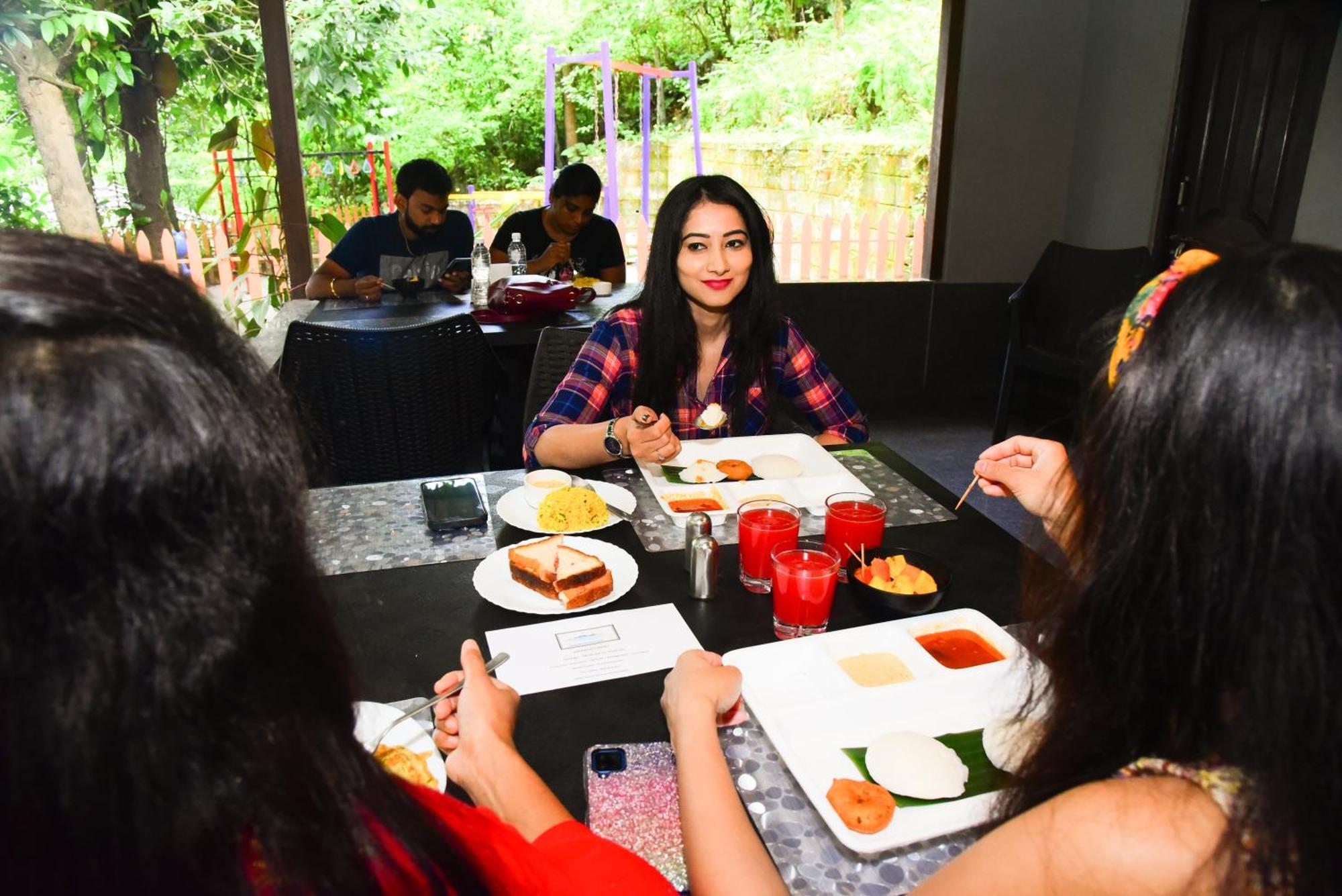 The Mountain Shades Resort Madikeri Exteriör bild