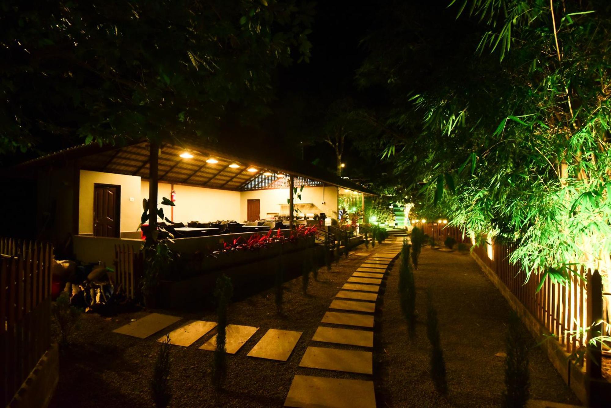 The Mountain Shades Resort Madikeri Exteriör bild
